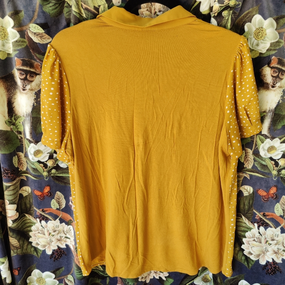 Yellow polkadot bubble cap sleeve blouse LG - Picture 4 of 5